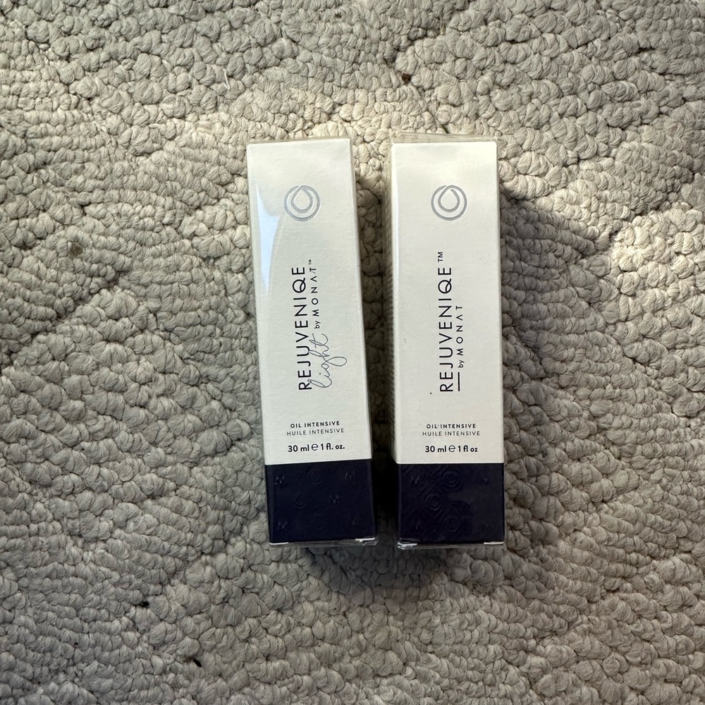Rejuveniqe Oil Intensive and Oil Light
